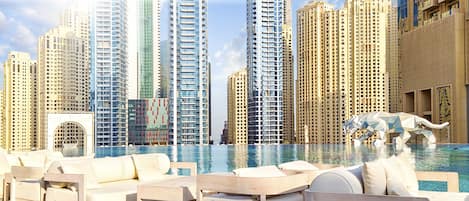 Alberca al aire libre