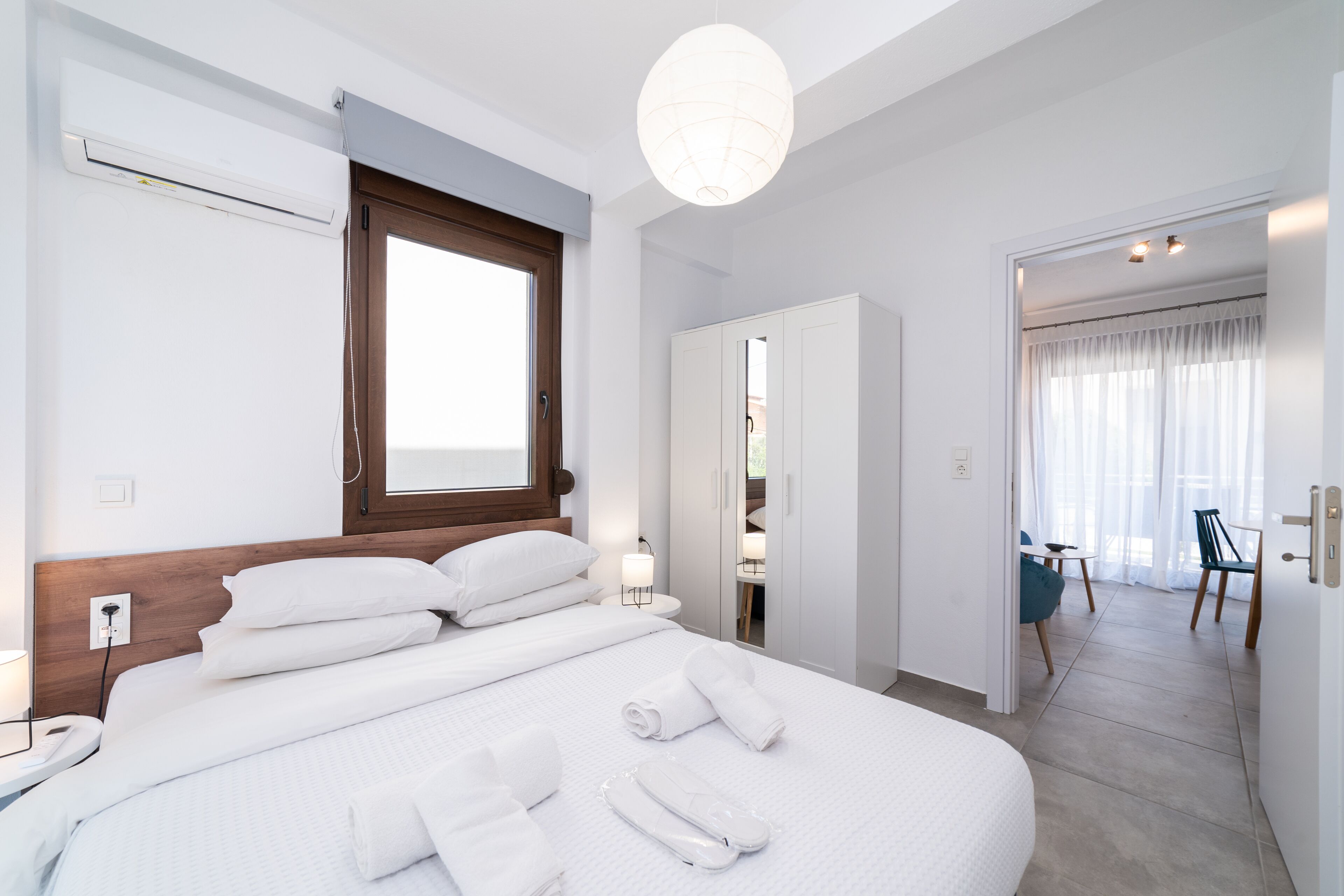 3 bedrooms, iron/ironing board, travel crib, free WiFi