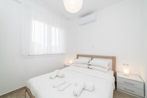 1 soverom, strykejern/-brett, reiseseng for barn og wi-fi (inkludert)