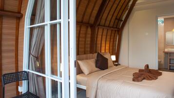 Soundproofing, iron/ironing board, free WiFi, bed sheets