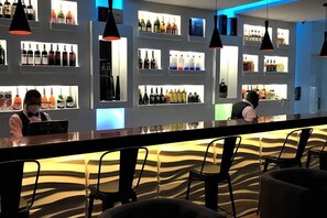 Bar (on property) - Quintessential Hotel Port Harcourt (Port Harcourt)