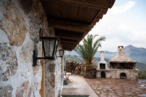 Terrace/patio - Silo Stone House (Fichti)