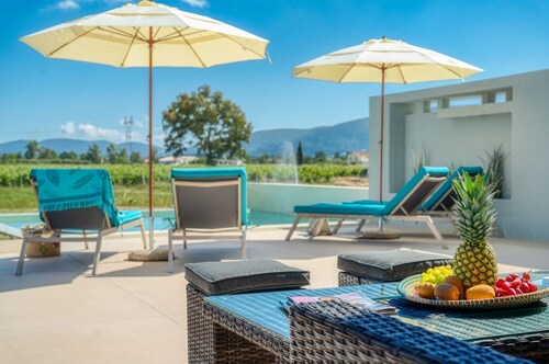 Sisomar Suites - 2 Bedroom Suites with Private Pool