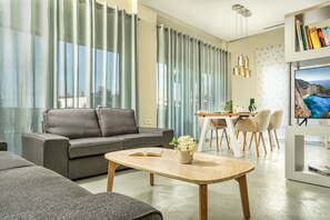 Smart TV - Sisomar Suites - 2 Bedroom Suites with Private Pool (Zakynthos)