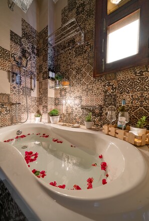 Deluxe Room, Garden View | Bathroom | Slippers - Celestial Rhapsody (Nainital)