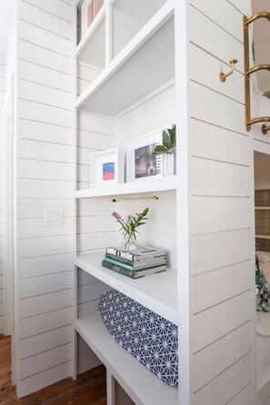 8 chambres, fer et planche à repasser, lit de bébé portatif, Wi-Fi