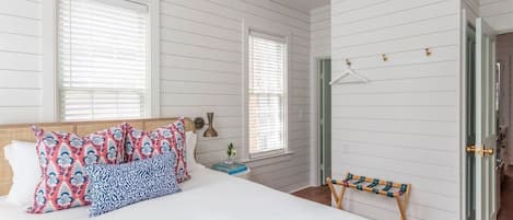 8 Schlafzimmer, BĂŒgeleisen/BĂŒgelbrett, Reisekinderbett, WLAN