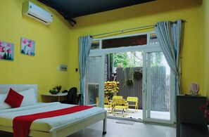 Habitación ejecutiva | Escritorio, espacio para trabajar con laptop y insonorización 