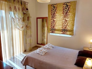 Apartment | 4 bedrooms - Socrate's Apartment's With Share Pool (Platanias)