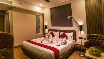 Egyptian cotton sheets, premium bedding, in-room safe