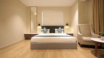 Deluxe Double Room | In-room safe, desk, laptop workspace, soundproofing