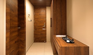 Superior Twin Room | Wardrobe