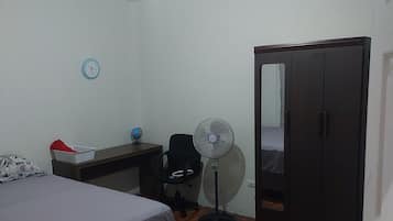 1 bedroom, free WiFi, bed sheets