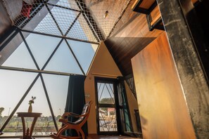 Sunshine A-Frame Cottage with Private Jacuzzi (Total: 1 Villa) | บริเวณนั่งเล่น | ทีวี