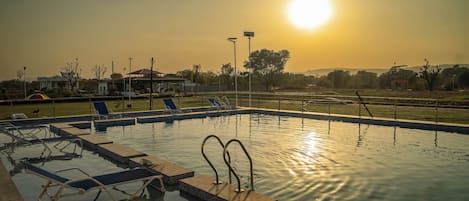 Piscine extérieure