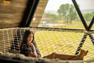 Caja de seguridad en la habitación, escritorio y cortinas blackout 