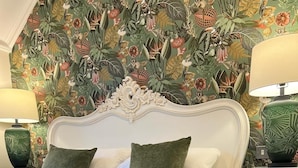 Unclassified image, 2 of 8, button - Roomours Luxury B&B with Private Parking (Llandudno)