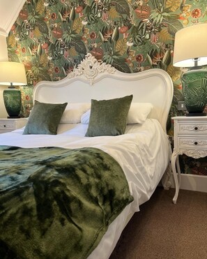 Design-Doppelzimmer | Individuell dekoriert, individuell eingerichtet, Schreibtisch