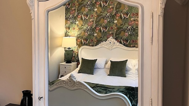 Unclassified image, 1 of 8, button - Roomours Luxury B&B with Private Parking (Llandudno)
