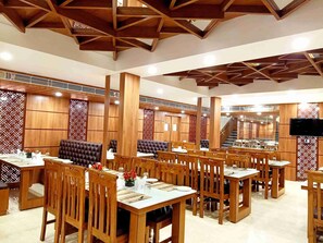 Dining - Hotel Morning Glow (Kanthi)