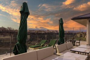 Outdoor dining - Villa with Sauna, Pool, Amazing view and 4 bedrooms (Arzni Village)