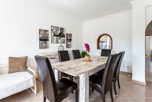 Dining - Casa Pimenta | 5 Bedrooms  | Central| Olhos de Água (Albufeira)