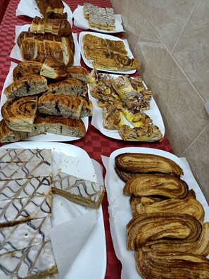 Breakfast buffet - Caravanserail Hotel Tamanrasset (Tamanrasset)