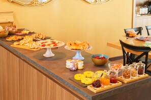 Petit déjeuner buffet compris tous les jours