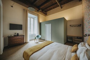 Superior Room | Egyptian cotton sheets, premium bedding, down duvets, minibar - Palazzo Pandola - Luxury Suites (Naples)