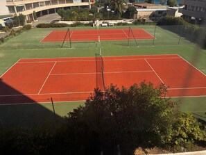 Sports court - Studio Climatisé vue mer Avec Parking (Le Lavandou)