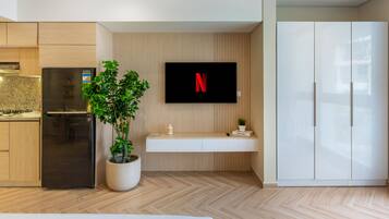 Standard Studio | 2 bedrooms, in-room safe, free WiFi