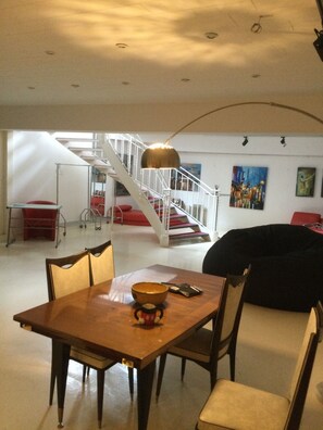 Interior - Eiffel Tower - Magnificent 1 Bedroom , 200 M2 With all Facilities (Paris)