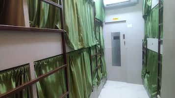 Eenvoudige slaapzaal | Geluiddichte muren, gratis wifi