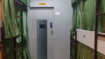 Basic Shared Dormitory | Soundproofing, free WiFi