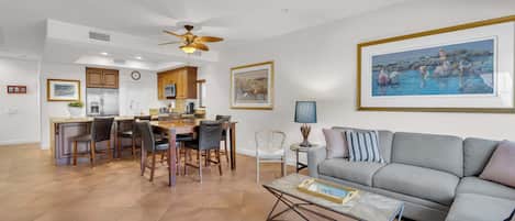 Smart TV, chimenea y oficina