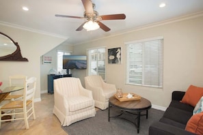 Una Smart TV, una oficina