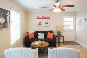 Una Smart TV, una oficina