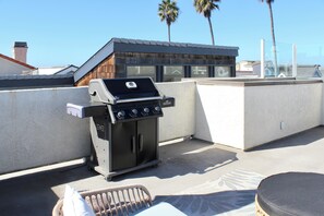 Terrace/patio - Charming Duplex Seconds from the Sand (Newport Beach)