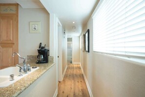 Hårføner og håndklær