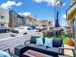 屋外ダイニングエリア