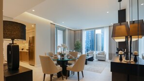 Dining room - WelHome - Luxurious 2BR Apt in Forte T1 Downtown (Dubai)