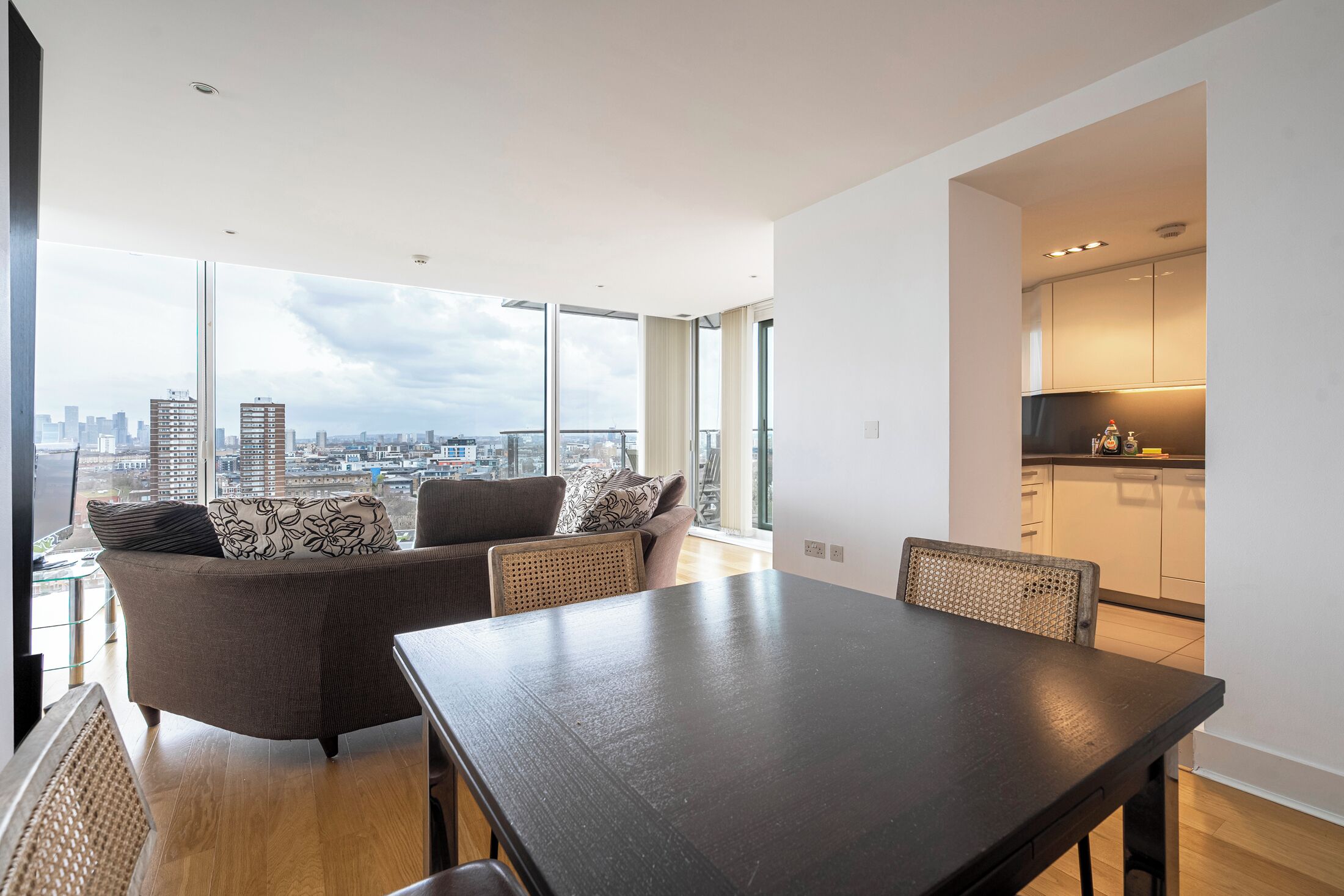 Apartment (2 Bedrooms) | In-room dining