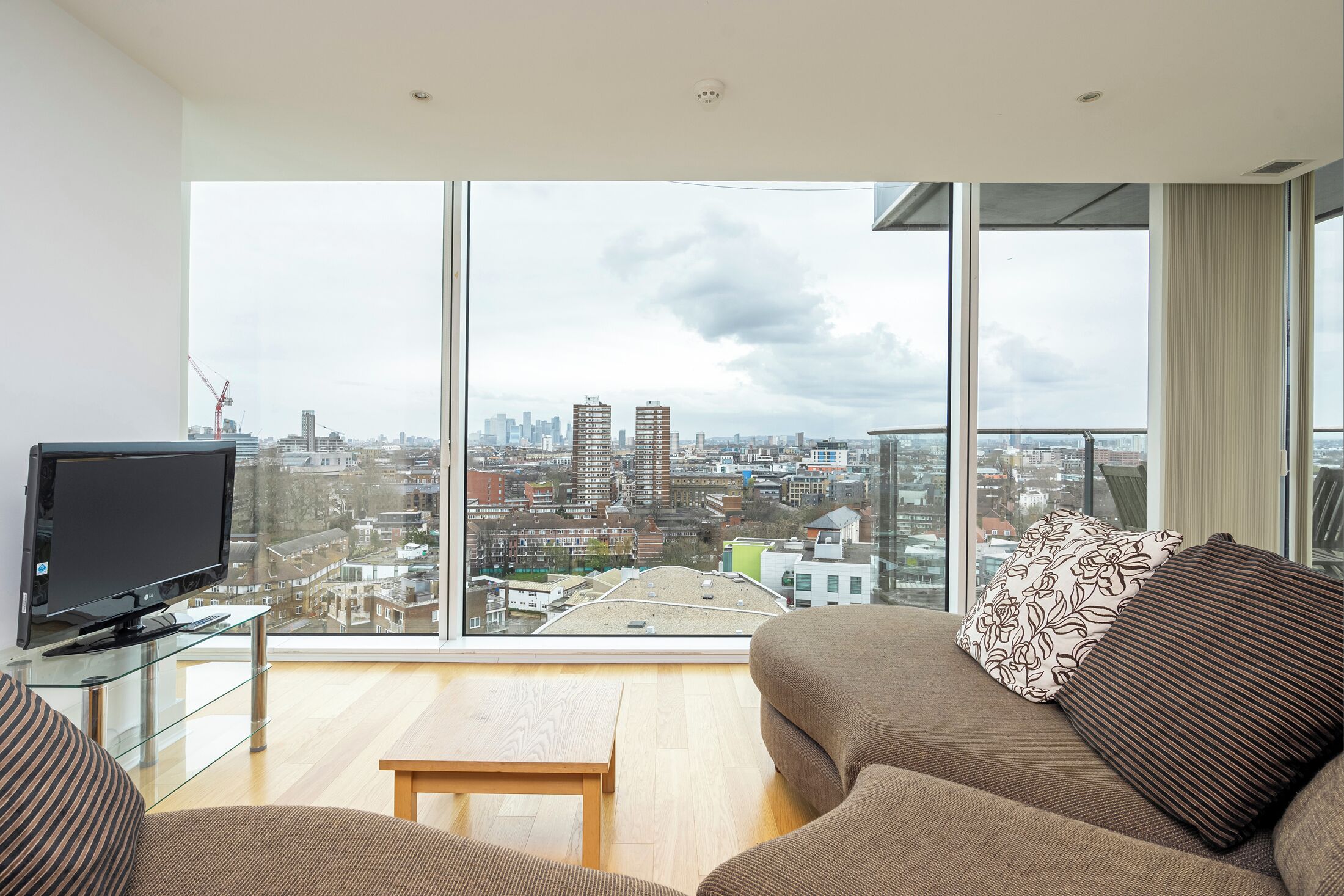 Apartment (2 Bedrooms) | Living area | 32-inch Smart TV with digital channels, TV