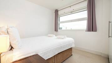 Apartment (2 Bedrooms) | 2 bedrooms, desk, iron/ironing board, free WiFi