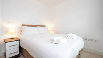 Apartment (2 Bedrooms) | 2 bedrooms, desk, iron/ironing board, cribs/infant beds