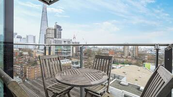 Apartment (2 Bedrooms) | Balcony
