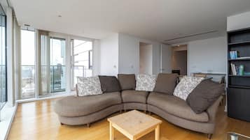 Apartment (2 Bedrooms) | Living area | 32-inch Smart TV with digital channels, TV