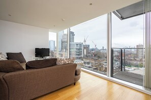 Apartment (2 Bedrooms) | Living area - Panoramic Views by Underthedoormat (London)