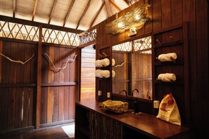 Classic Cabin | In-room safe, individually decorated, desk, free WiFi - Vila Guará  (Barreirinhas)