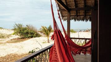 Comfort Cabin | In-room safe, individually decorated, desk, free WiFi